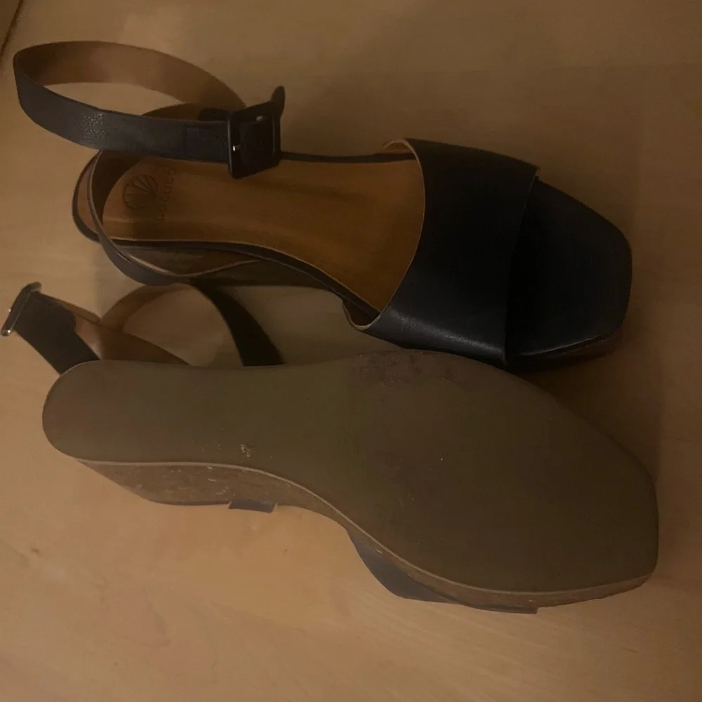 Coclico Mori Navy Wedge Platform Sandals Size: 39